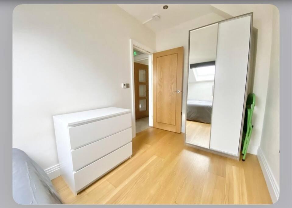 Luxury 4-Bed Apartment With Balcony & Garden, Near Emirates Stadium, 15 Mins To Central Λονδίνο Εξωτερικό φωτογραφία
