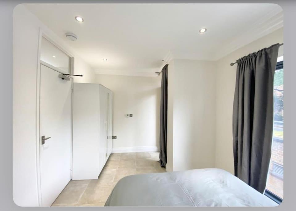 Luxury 4-Bed Apartment With Balcony & Garden, Near Emirates Stadium, 15 Mins To Central Λονδίνο Εξωτερικό φωτογραφία
