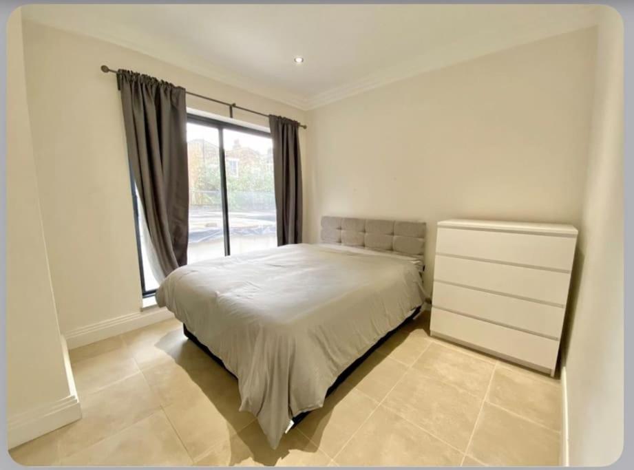 Luxury 4-Bed Apartment With Balcony & Garden, Near Emirates Stadium, 15 Mins To Central Λονδίνο Εξωτερικό φωτογραφία